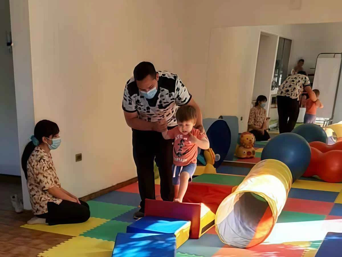Centro de rehabilitación pediátrica Crezcamos Juntos